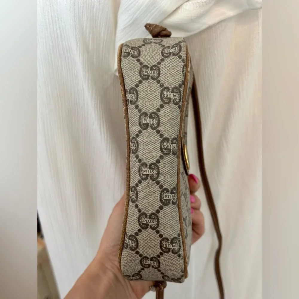 Gucci Plus Monogram Crossbody - Picture 7 of 13